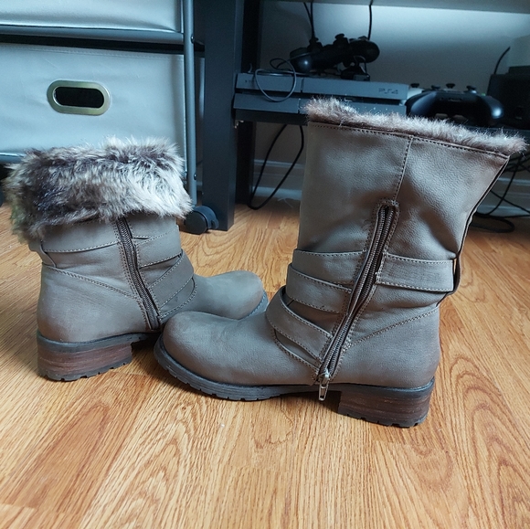 Steve Madden Winter Boots - Picture 3 of 6